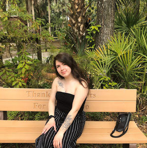 Meet your Posher, Laura